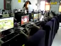 御龙在天网吧征兵活动第二期游戏体验视频华迅专场